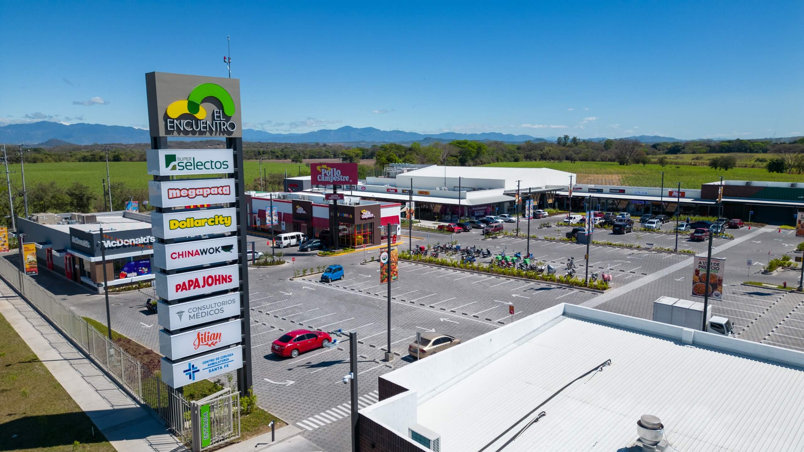 El Encuentro Aguilares Plaza Comercial